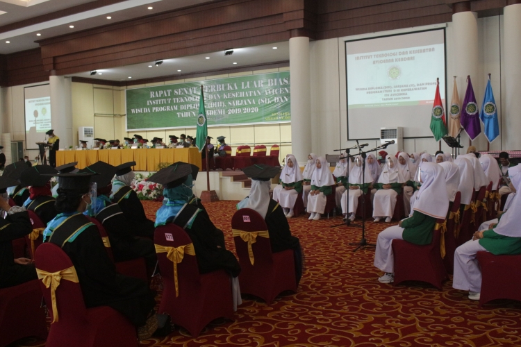 Prosesi Wisuda ITK Avicenna 2021